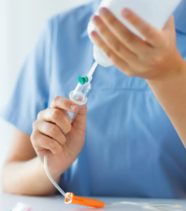 медсестра с капельницей